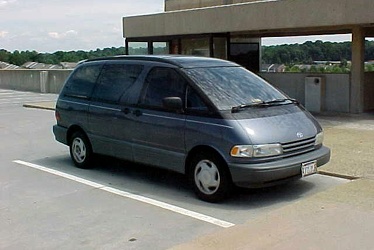 Toyota Previa at Vienna station [01]