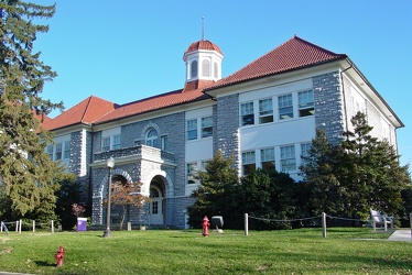 Maury Hall [02]