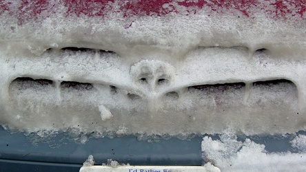 Snow-covered Toyota Sienna [01]