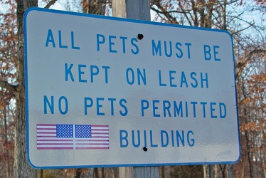 "ALL PETS MUST BE KEPT ON LEASH"