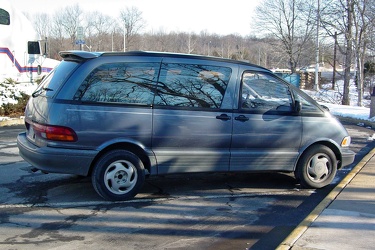 Toyota Previa at Manassas rest area