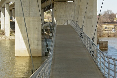 Pedestrian bridge to Belle Isle [02]