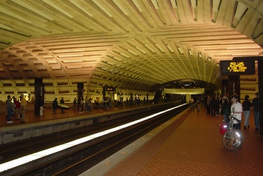 Metro Center station [02]