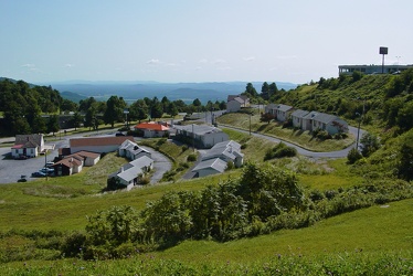 Cluster of mostly-defunct businesses on Afton Mountain