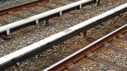 Tracks at Arlington Cemetery station