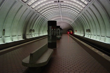 Woodley Park-Zoo/Adams Morgan station [01]