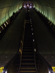 Woodley Park-Zoo/Adams Morgan station [02]