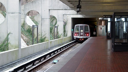 Train stored in the tail track at Huntington [01]