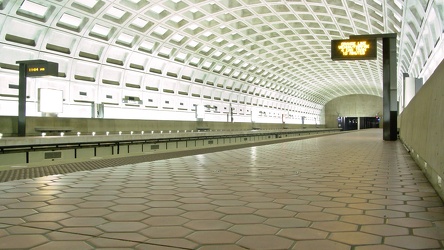 Ballston station late at night [01]