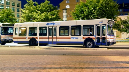 Metrobus 2083 at Ballston-MU station