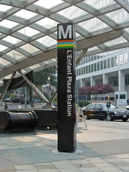 Entrance to L'Enfant Plaza station [02]