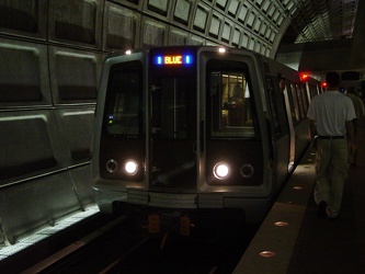 Blue Line train at Rosslyn