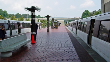 Platform at Franconia-Springfield [01]