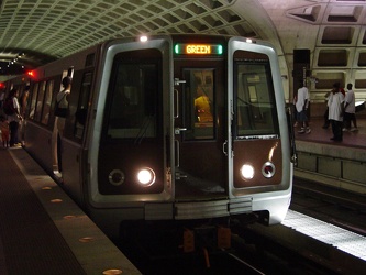 Green Line train at L'Enfant Plaza