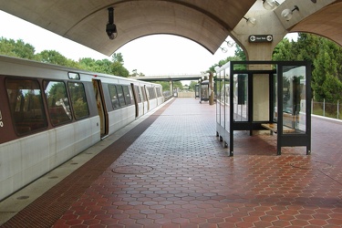 Shady Grove station [02]