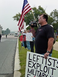 Free Republic counter-protest outside of Arlington National Cemetery