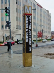 New York Avenue station entrance pylon [01]