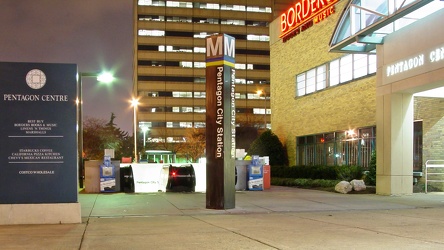 Pentagon City station entrance pylon [02]