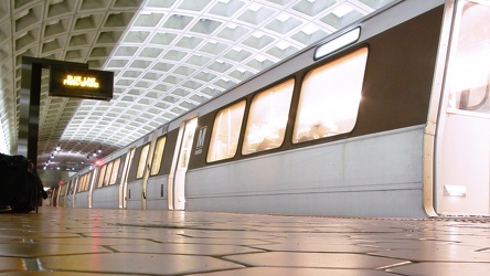 Pentagon City station, January 2005 [06]