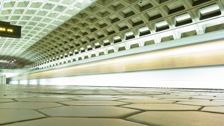 Pentagon City station, January 2005 [04]