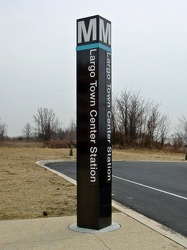 Largo Town Center station entrance pylon [03]