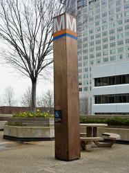 Rosslyn station entrance pylon [01]