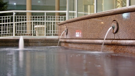 Fountain behind Pentagon City Mall [01]