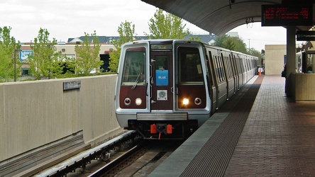 3000-Series train arriving at Van Dorn Street station