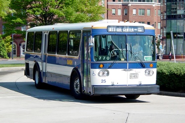 DASH bus 25 at King Street station