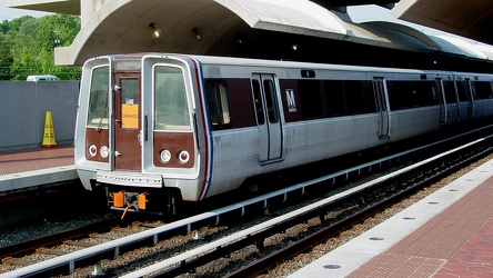 Orange Line train arriving at Cheverly [01]