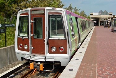 McDonald's wrap on Metro railcars [01]