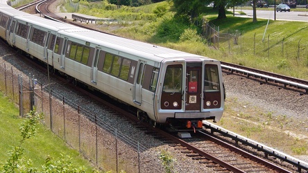 WMATA railcar 3217 approaching Grosvenor-Strathmore