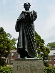 Statue of Dante Alighieri