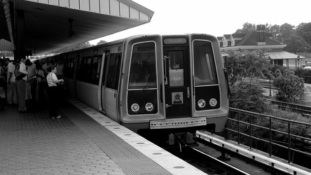 Yellow Line train at King Street station