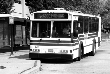 CUE bus 821 at Vienna station