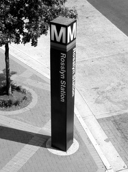 Rosslyn station entrance pylon [03]