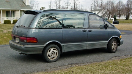 1991 Toyota Previa LE [03]