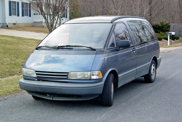 1991 Toyota Previa LE [04]