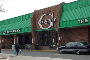 O Street Giant Food store [01]