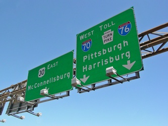 Overhead signage on US 30 in Breezewood