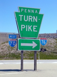 Sign at the entrance to the Pennsylvania Turnpike in Breezewood [01]