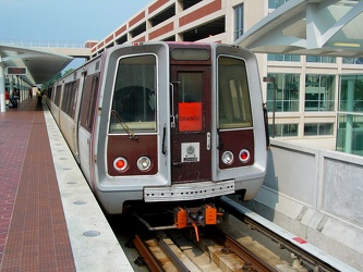 Orange Line train at Largo Town Center