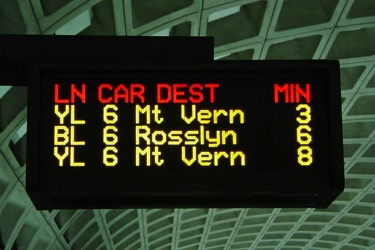 PIDS screen at Pentagon City