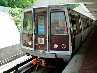 Blue Line train at Huntington [02]