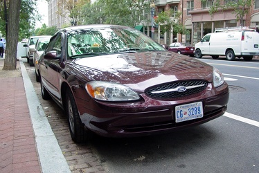 Ford Taurus on 7th Street NW