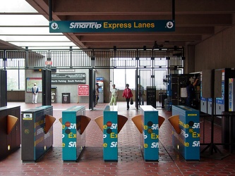 SmarTrip Express Lanes at Vienna/Fairfax-GMU station