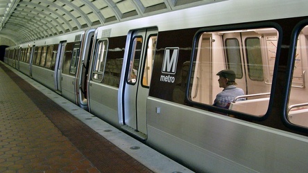 6000-Series train at Fort Totten