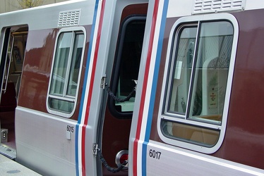 Metro 6000-Series cab windows