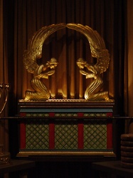 Replica of the Ark of the Covenant [02]