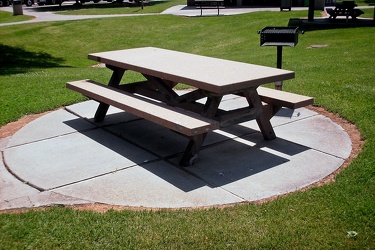 Picnic table at New Market rest area, I-81 northbound [02]